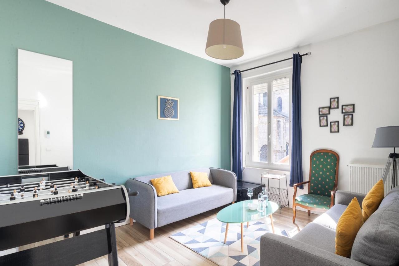 Superbe Appartement Dans Le Centre Historique Poitiers Exterior photo